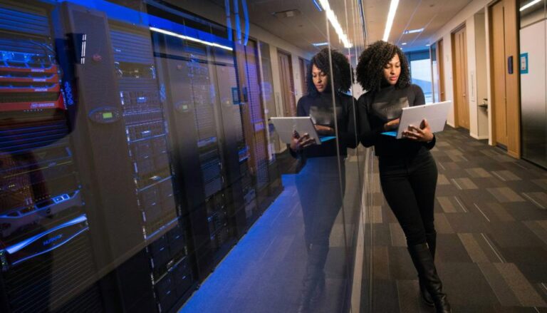 Franquias digitais: como a tecnologia está transformando o modelo de negócio