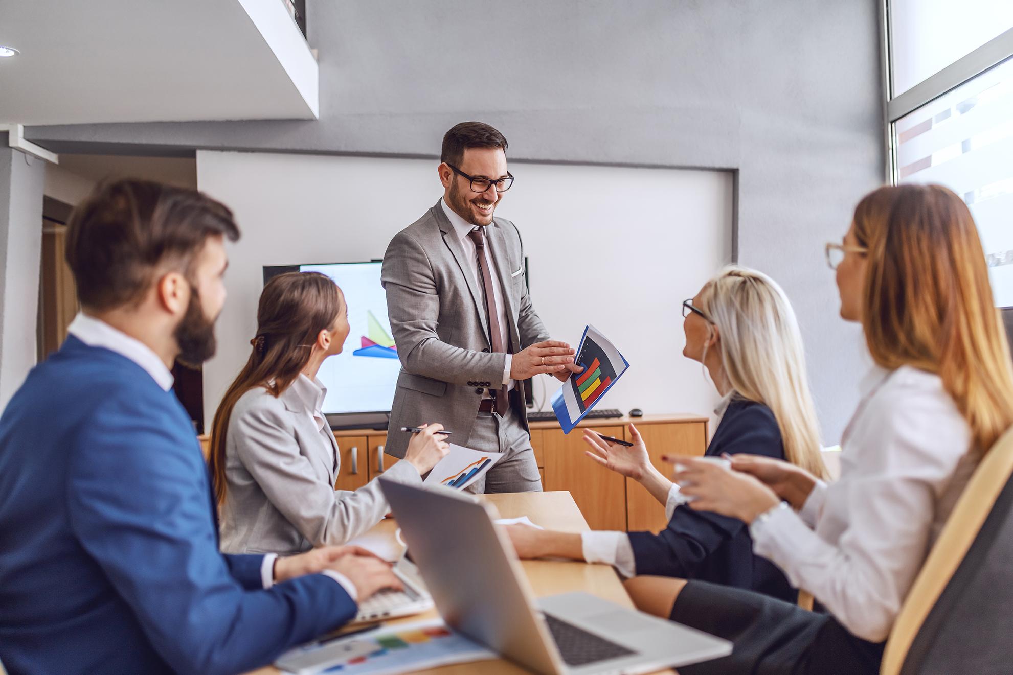 Liderança e gestão de equipes são habilidades essenciais para franqueados
