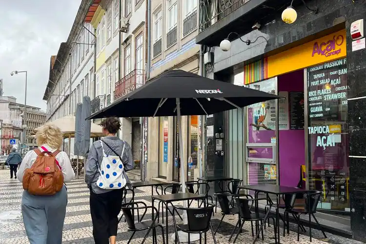 Franquias brasileiras no exterior crescem 37%, aponta ABF